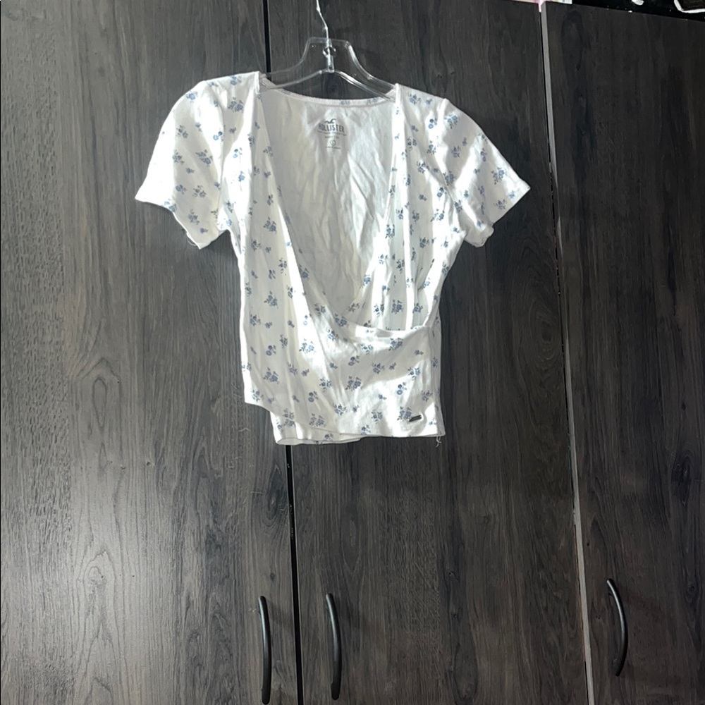 FLASH SALE! Vintage Hollister Baby Tee Size Large